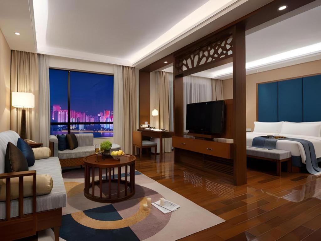 Baohua Harbour View Hotel Хайкоу Экстерьер фото