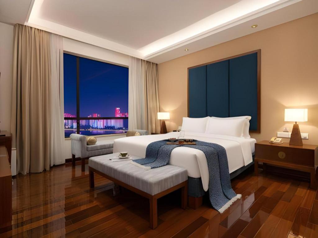 Baohua Harbour View Hotel Хайкоу Экстерьер фото